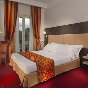 Pinewood Otel