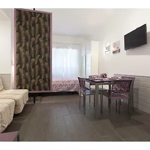 My Purple In The Center Of Apartament