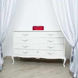 Gens Claudia, Vatican Luxury Apartament