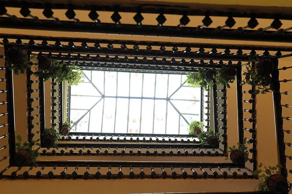 Hotel Pace Helvezia Rome