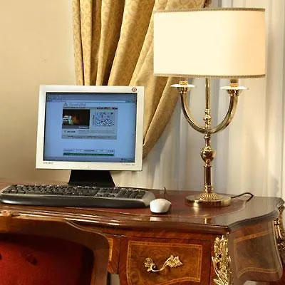 Hotel Pace Helvezia Rome