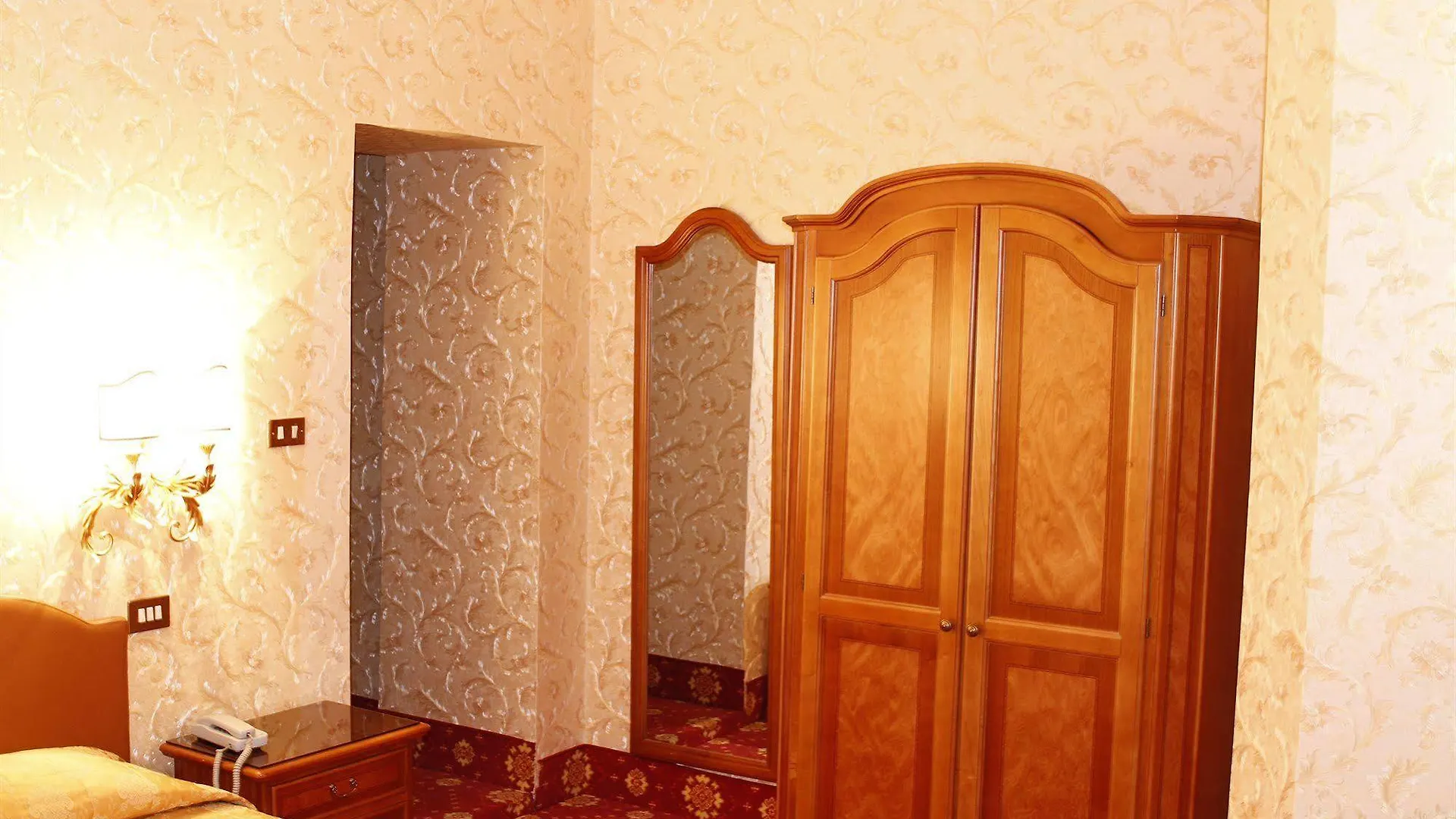 Hotel Pace Helvezia Rzym