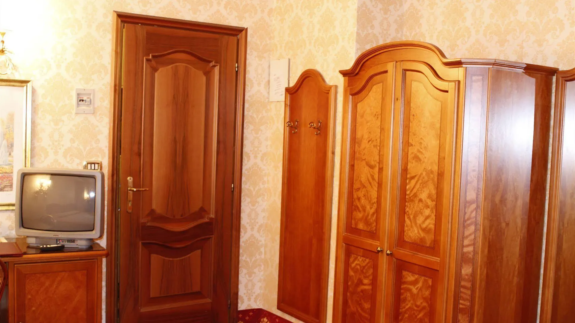 Hotel Pace Helvezia Rome