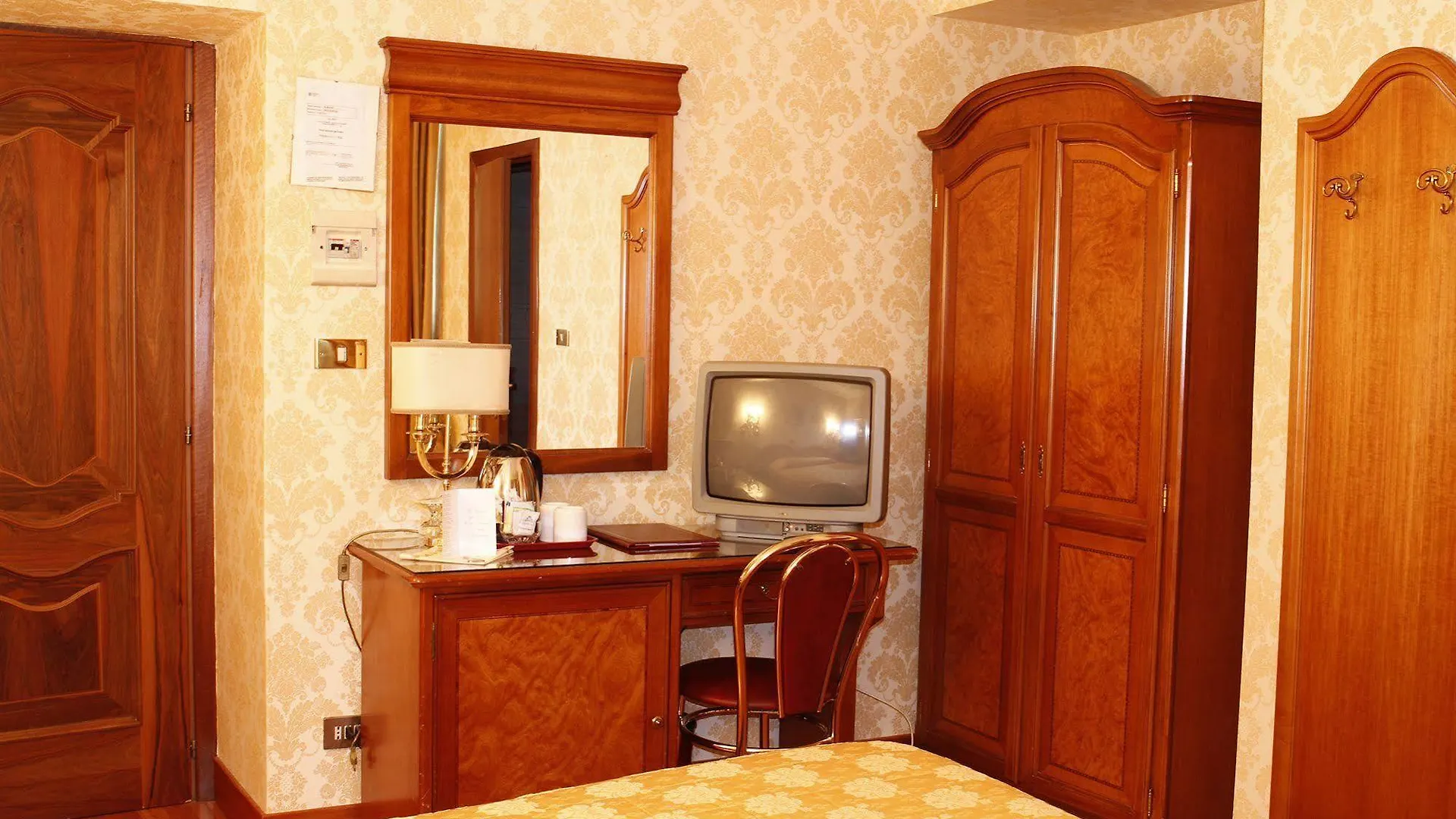 Hotel Pace Helvezia Rome